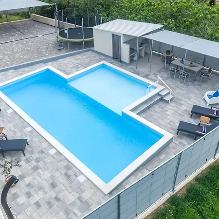 Relax House Rosemary